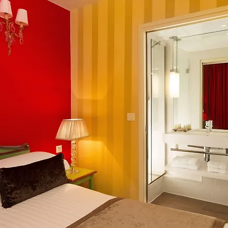 Des Deux Continents Hotel 3*