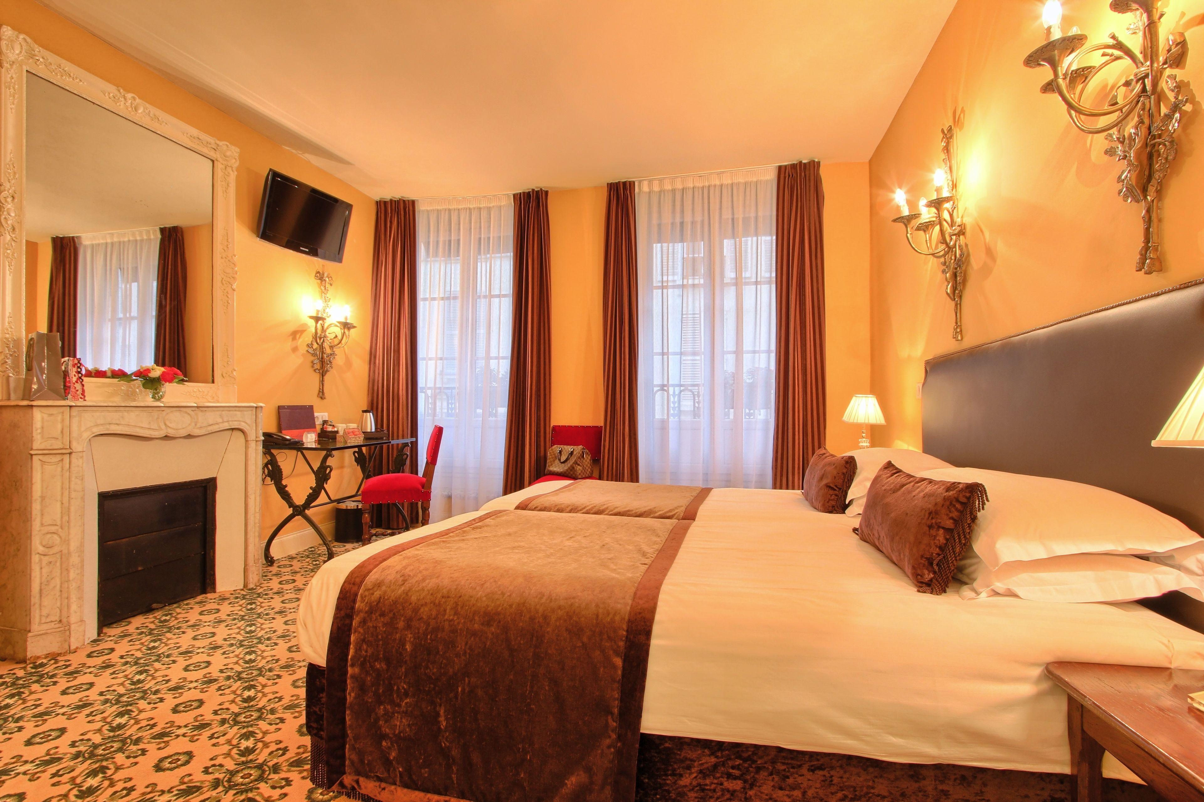 Des Deux Continents Hotel Paris