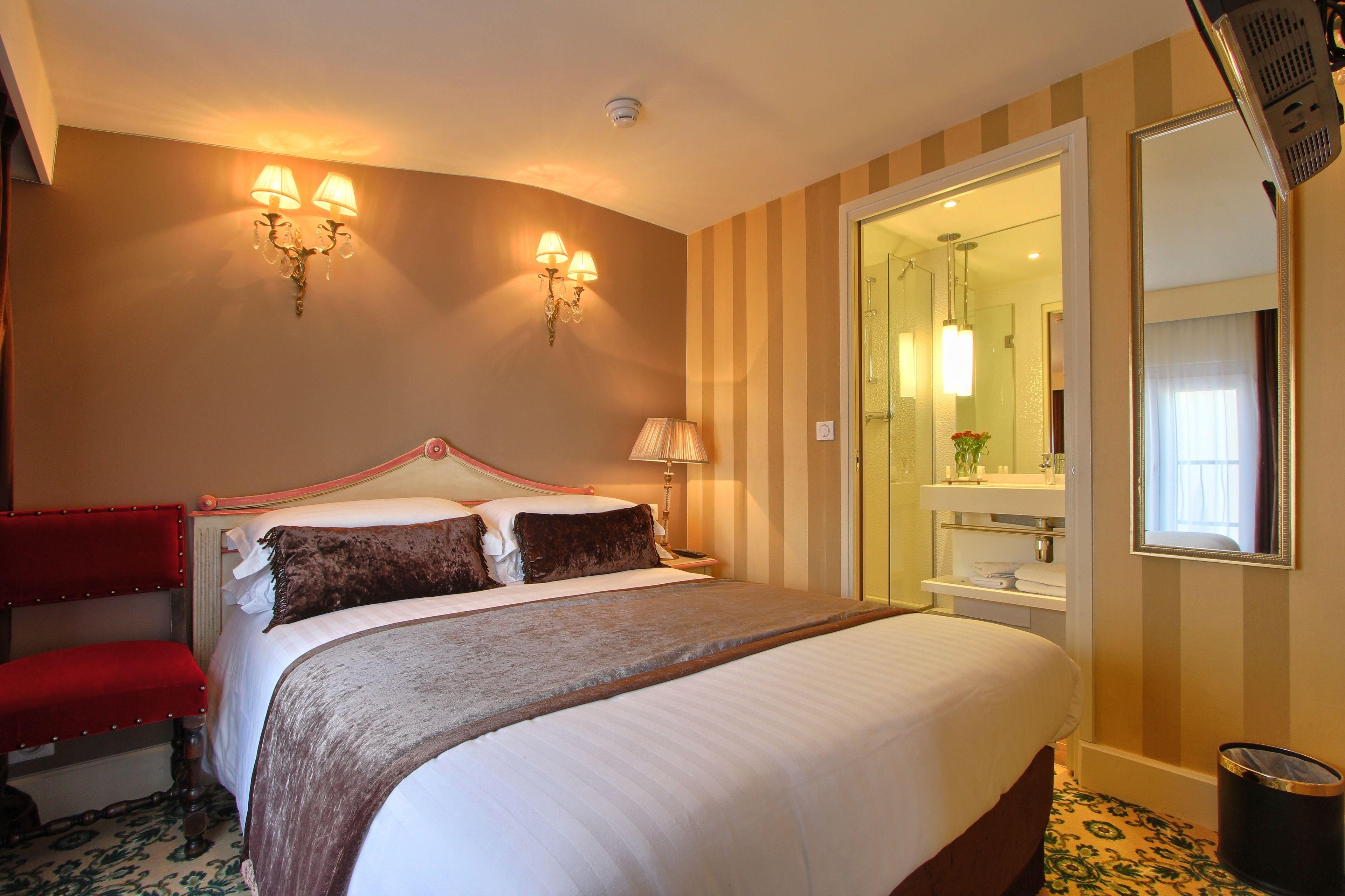 Des Deux Continents Hotel Paris