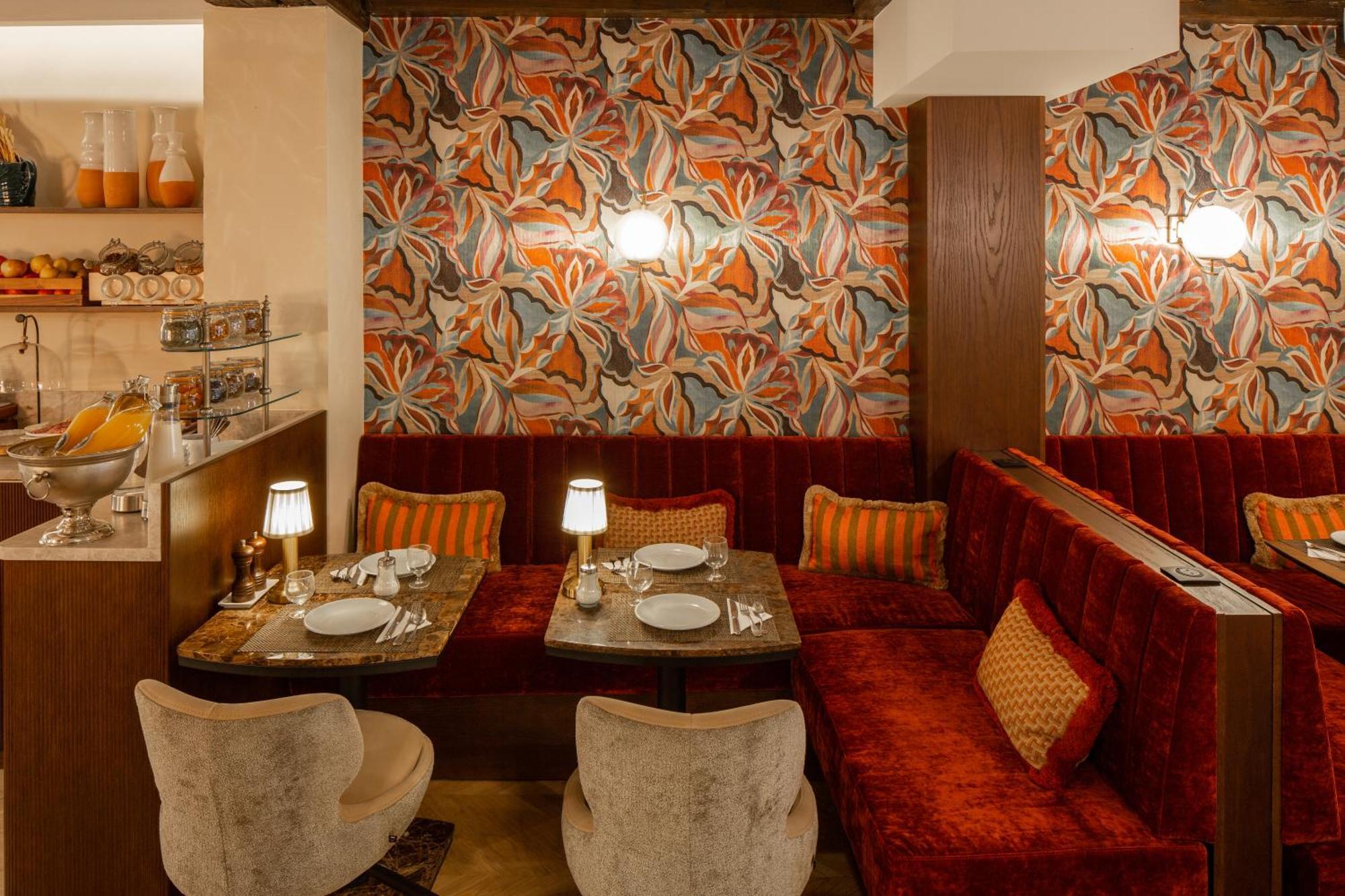 Des Deux Continents Paris